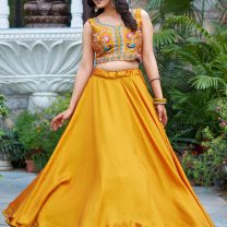 D.N. : 2200-A Crop Top - Oswal Navsari view 2